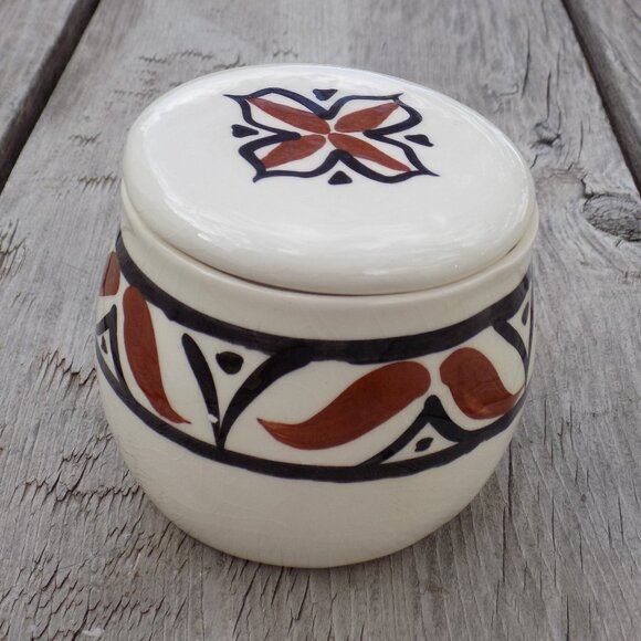 HAWAII Small Brown White Jar, Souvenir, Pohaku Klin Signed on Bottom, * - Picture 1 of 6